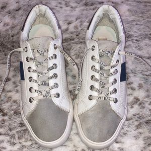 Vintage Havana Women’s Size 9 Dina Purposefully Distressed Sneakers! EUC!